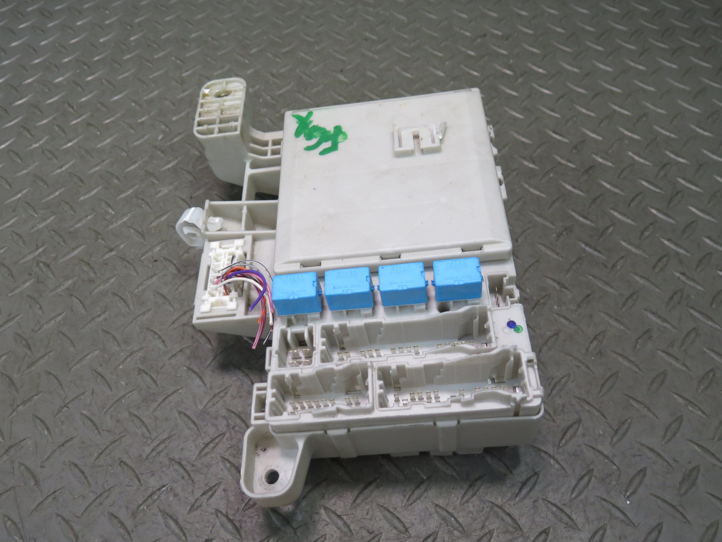 2003-2009 Lexus UZJ120L GX470 Interior Cabin Fuse Relay Box