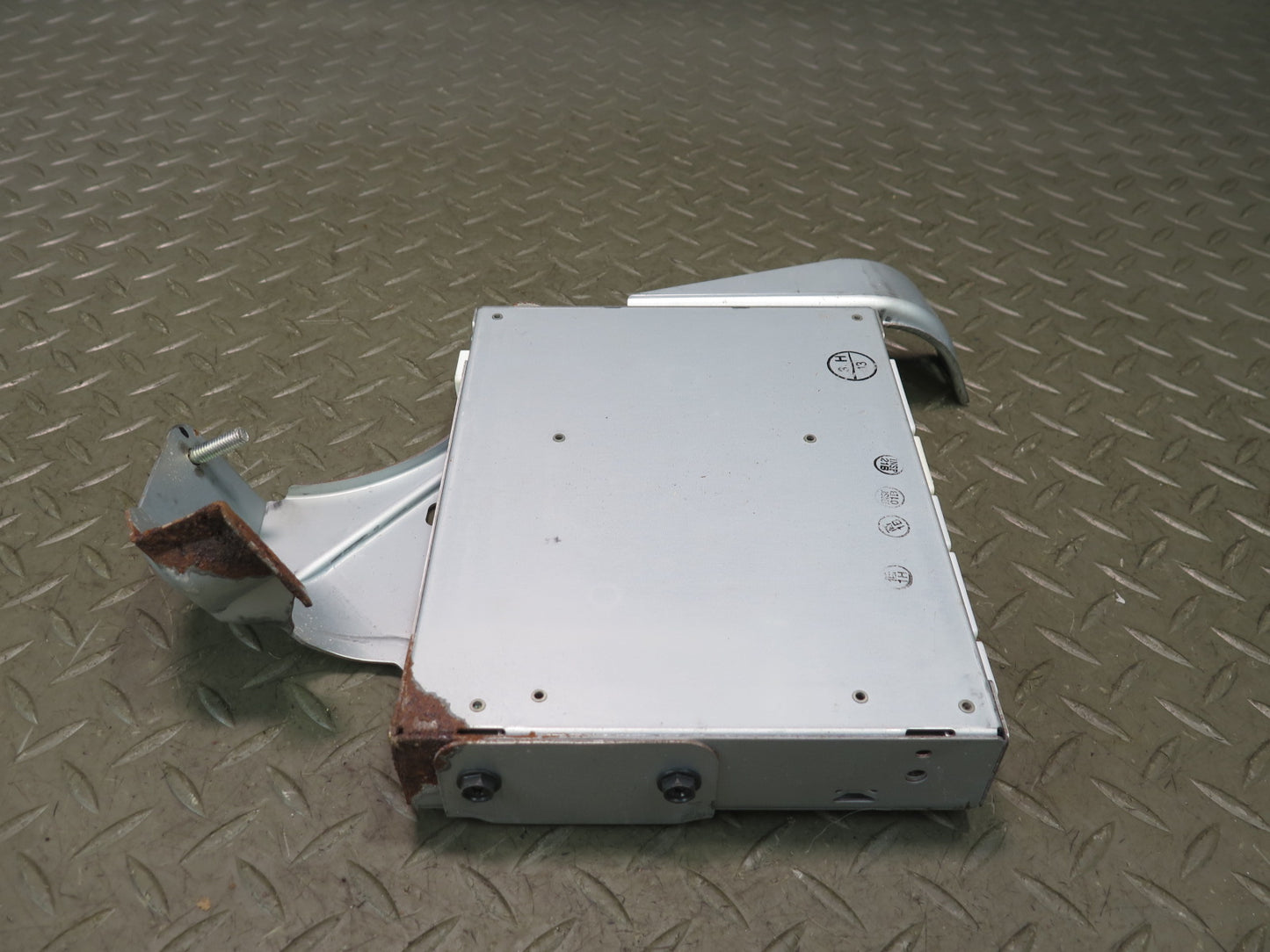 2003-2007 Lexus UZJ120L GX470 Rear Entertainment Video Control Module