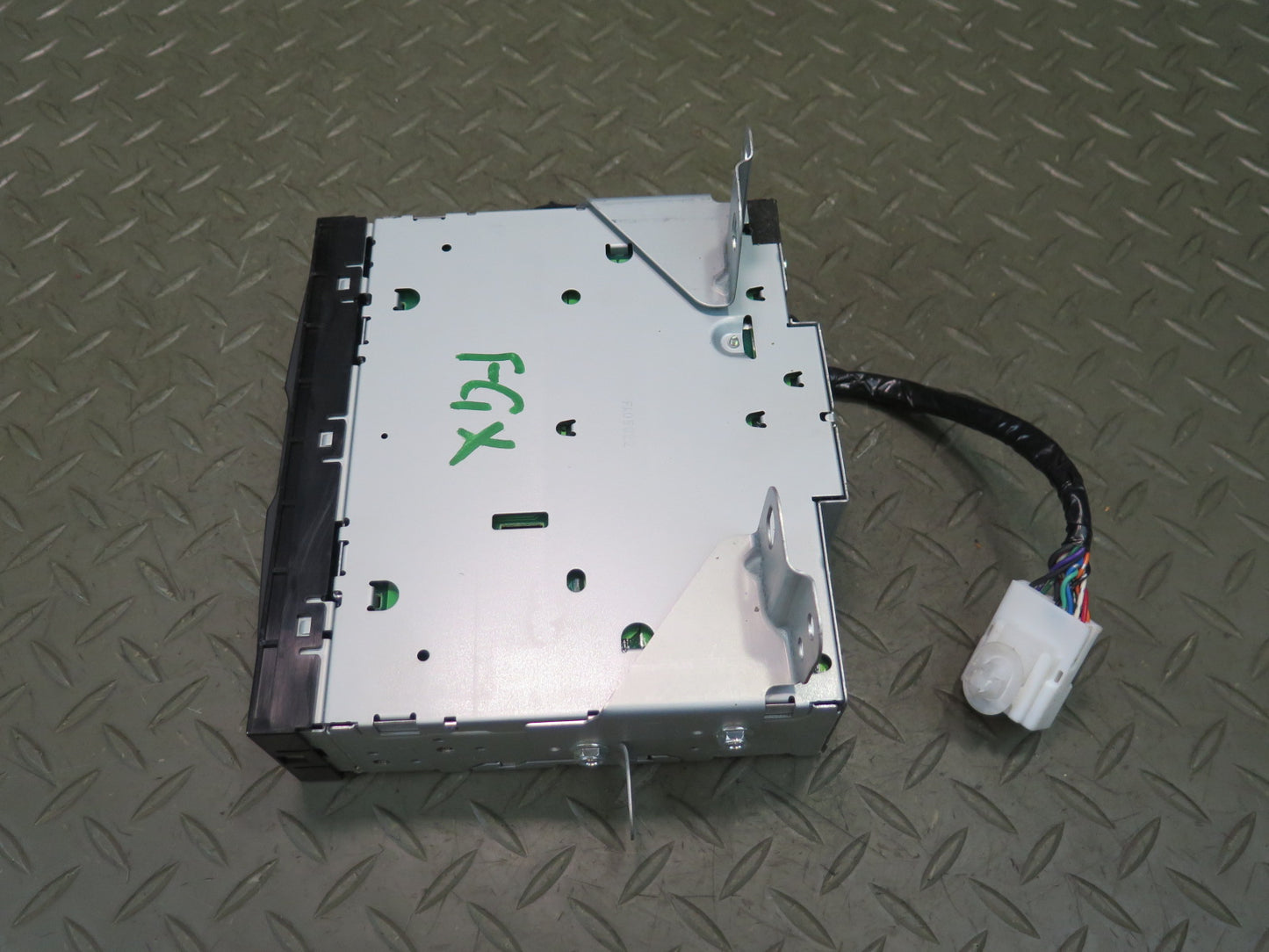 2003-2009 Lexus UZJ120L GX470 Rear Entertainment DVD Player 86272-60040