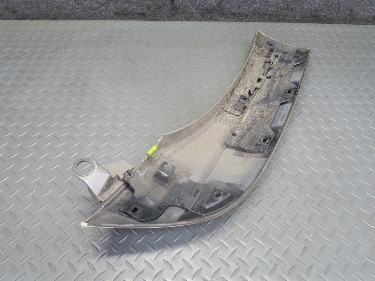 2003-2009 Lexus UZJ120L GX470 Rear Right Fender Flare Trim Molding Cover