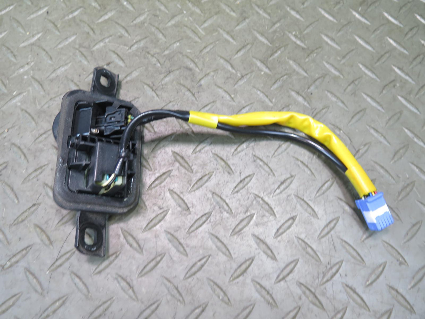 16-17 Lexus GSC16L RC350 RC300 Trunk Lid Rear View Camera & Release Switch OEM