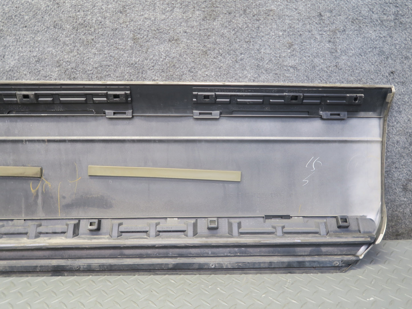 2003-2009 Lexus UZJ120L GX470 Front Left Door Trim Molding Cover 75732-60170
