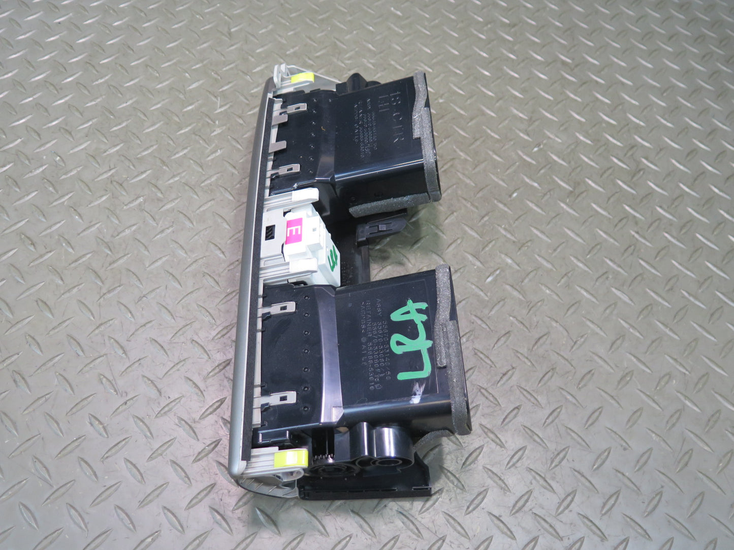 16-17 Lexus GSC16L RC300 RC350 F-sport Front Center Dashboard Air Vent OEM