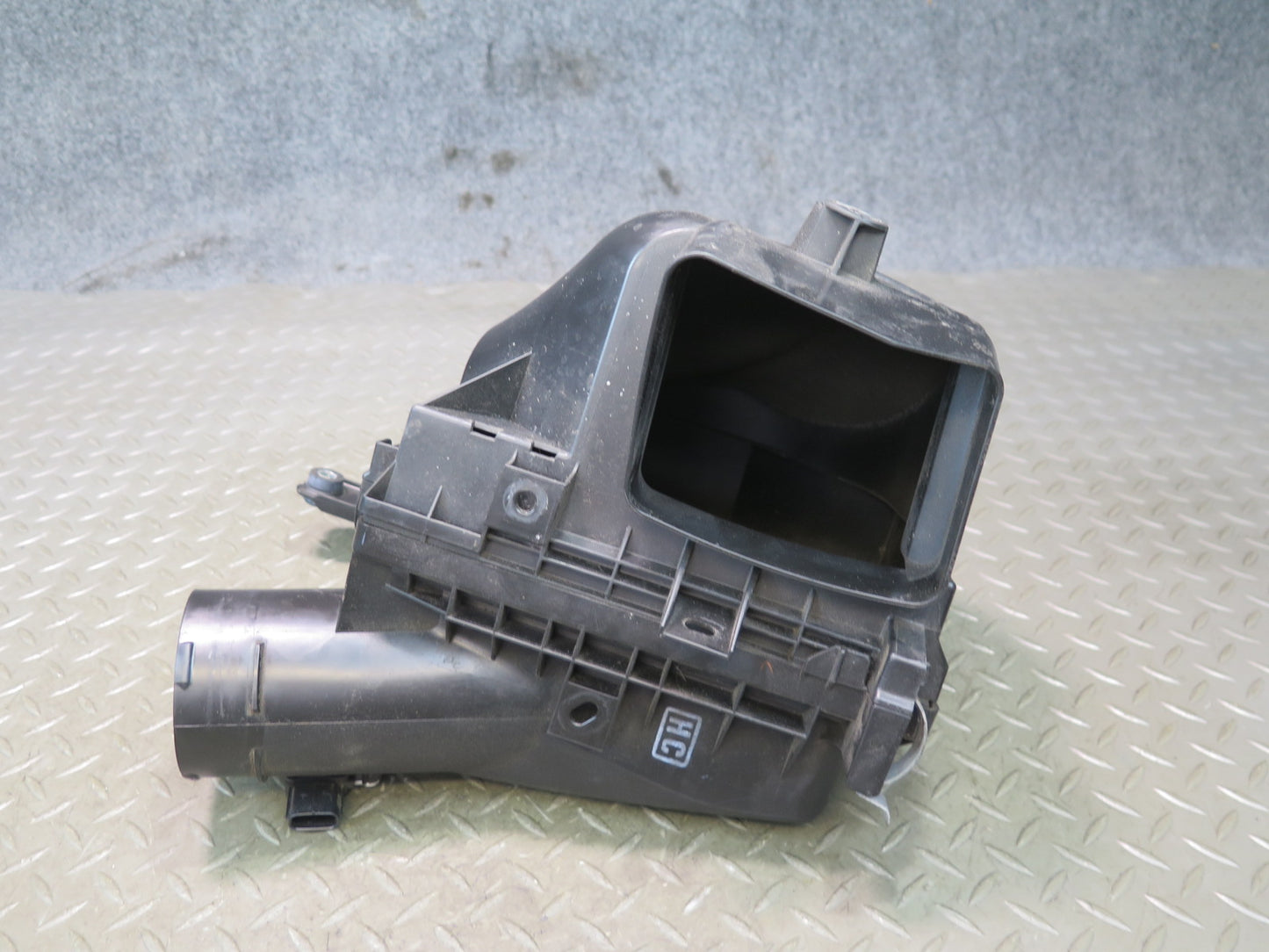 15-25 Lexus RC350 RC300 3.5L Air Intake Cleaner Filter Box w MAF Sensor OEM