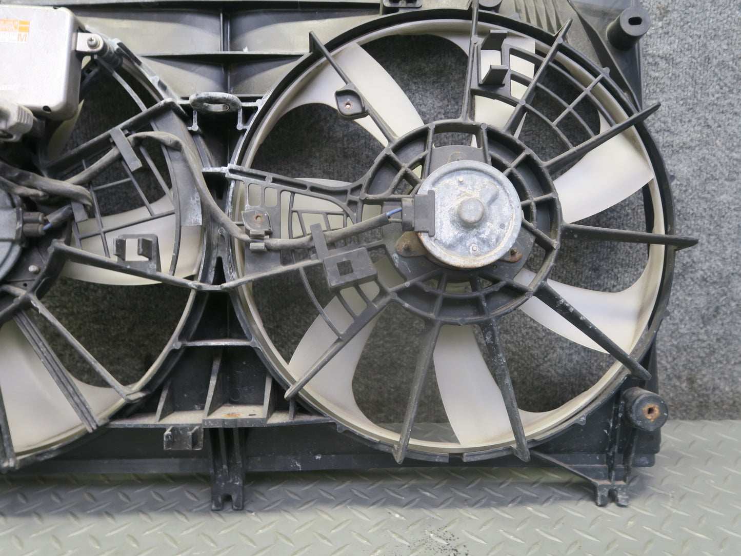 15-25 Lexus GSC16L RC300 3.5L Engine Radiator Cooling Dual Fan w Shroud OEM