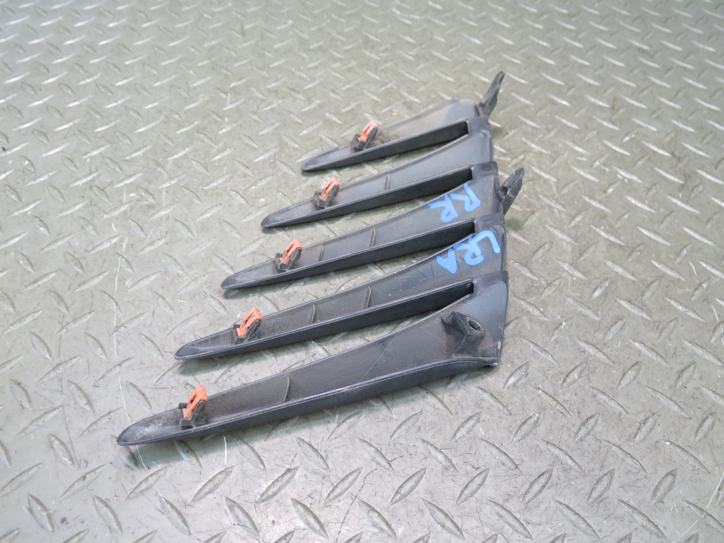 15-18 Lexus GSC16L RC350 RC300 F-sport Rear Bumper Lower Vent Grill Set OEM