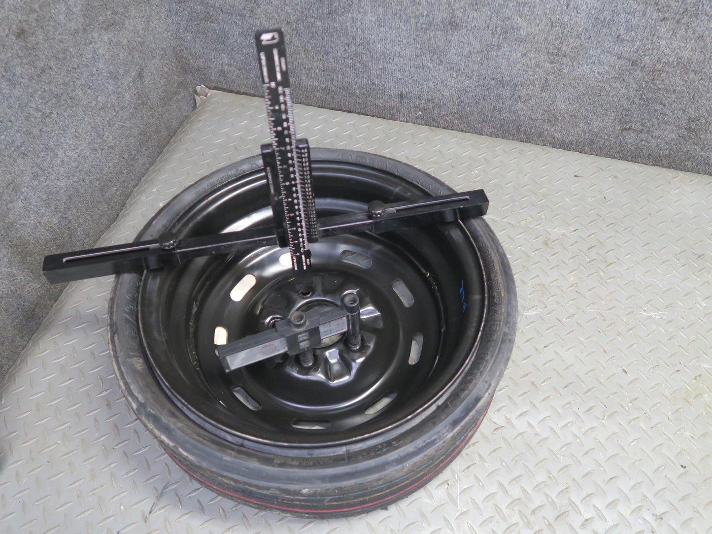 84-89 Nissan Z31 300ZX Spare R15" Tire Wheel 15x5J 155/90 40300-05P20 OEM