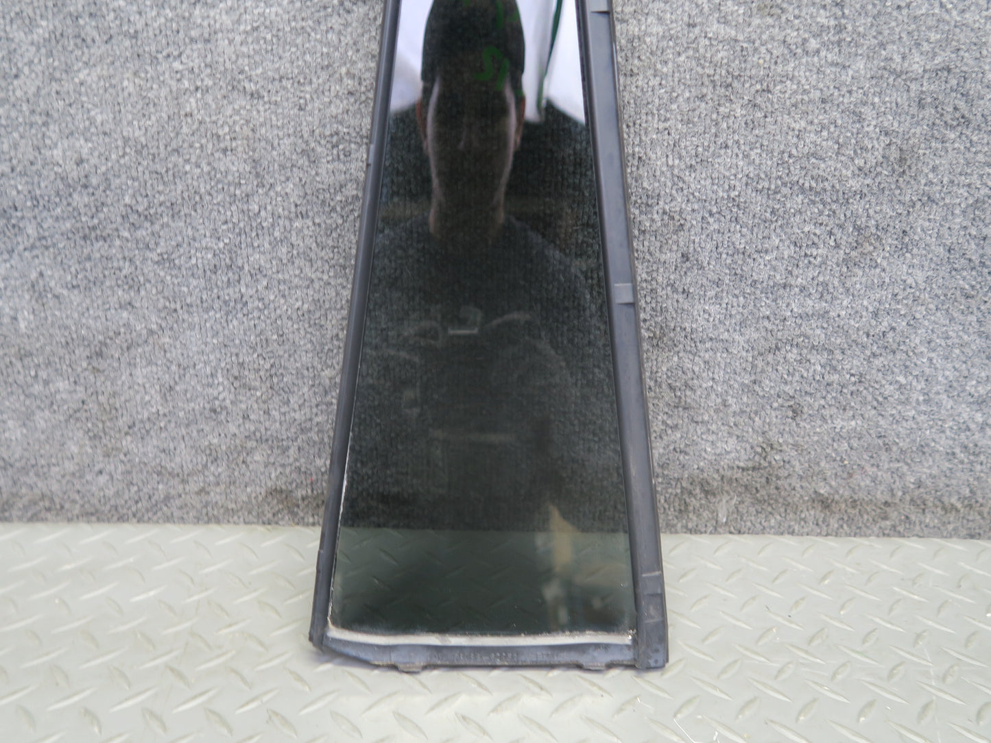2003-2009 Lexus UZJ120L GX470 Rear Right Door Fixed Glass Window