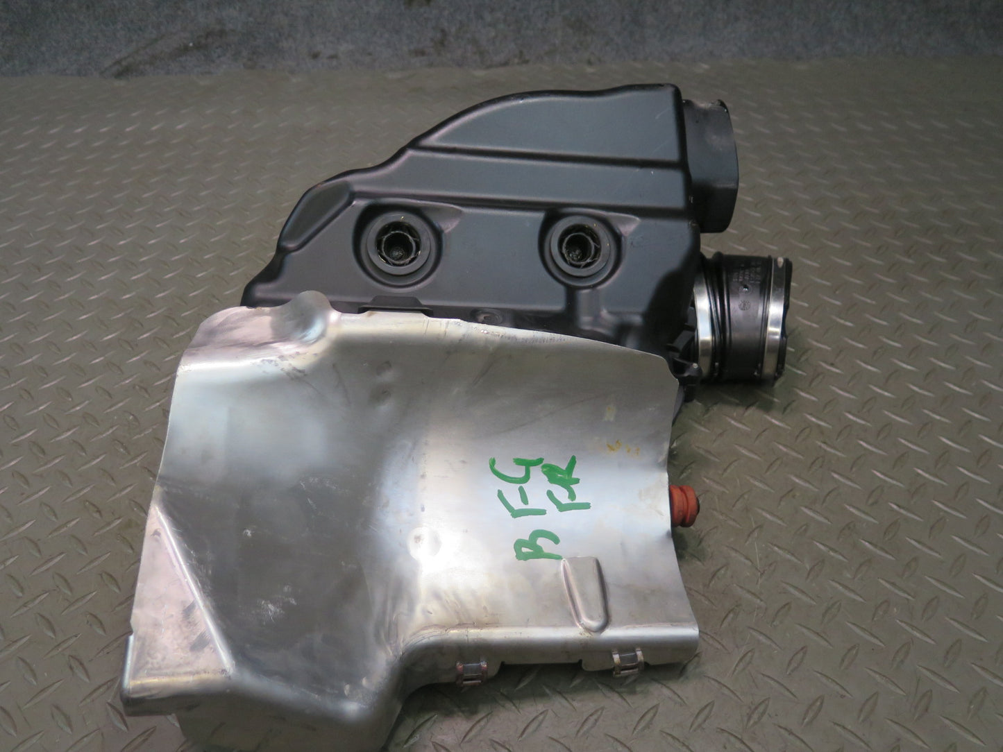 11-13 BMW F12 F10 550i N63 Right Air Intake Cleaner Filter Box w MAF Sensor OEM