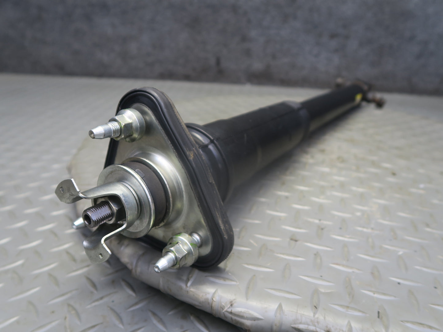 15-18 Lexus GSC16L RC300 AWD F-sport Rear Strut Shock Absorber Set of 2 76K OEM