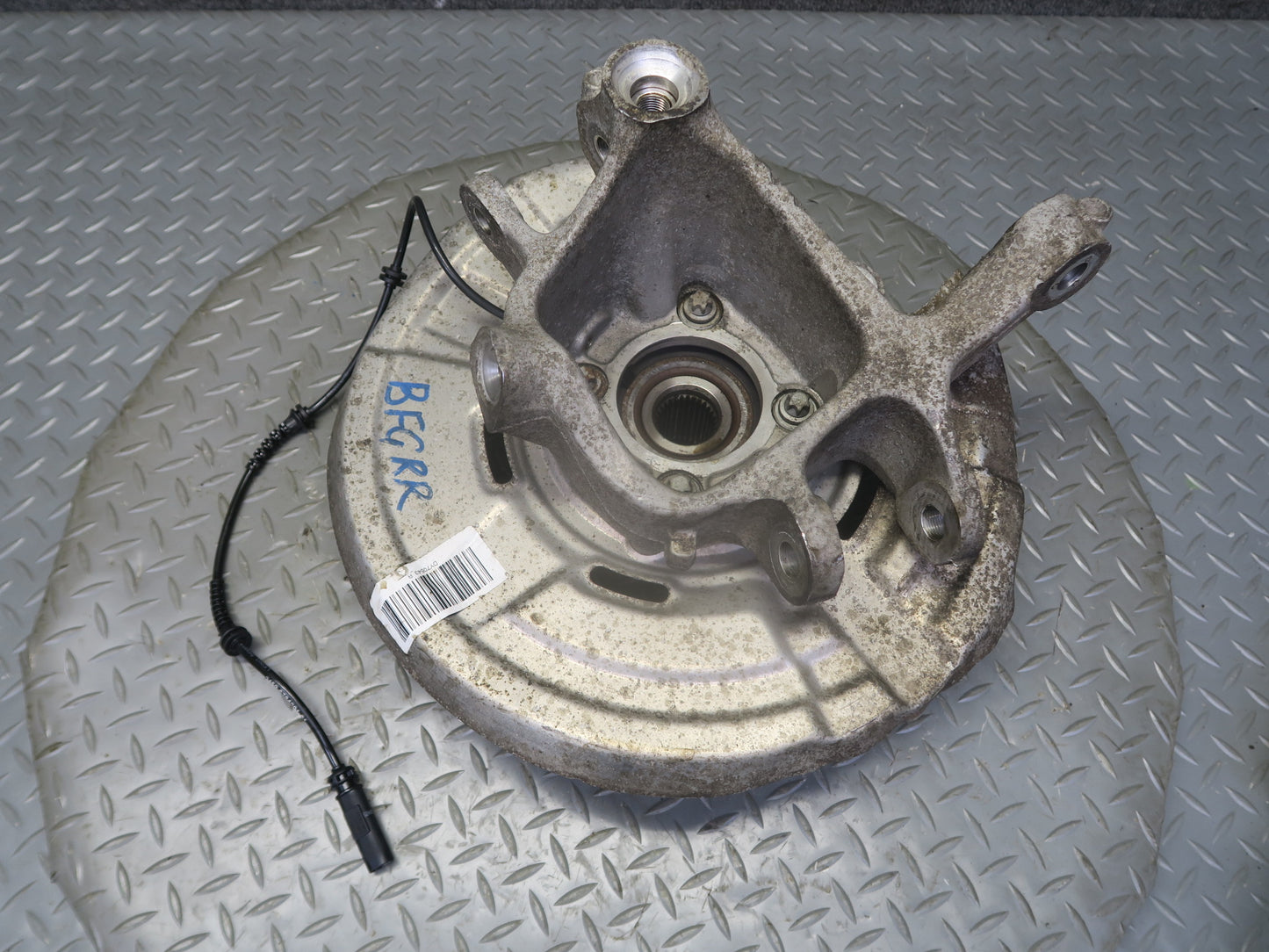 11-16 BMW F10 F12 F13 550iX AWD Rear Right Spindle Knuckle Wheel Hub 6793770 OEM