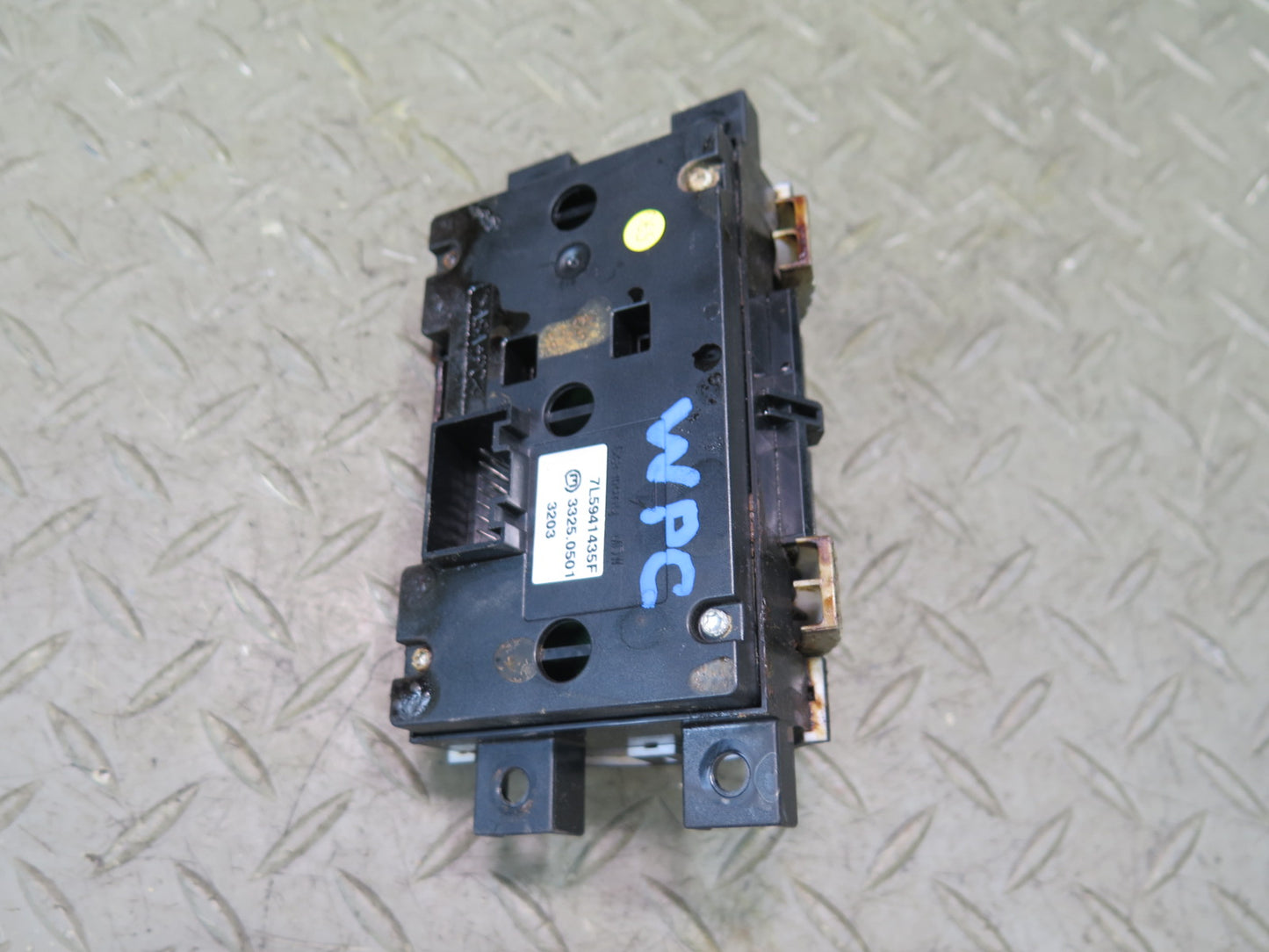 2003-2010 Porsche Cayenne 955 Suspension Ride Control Switch 7L5941435F