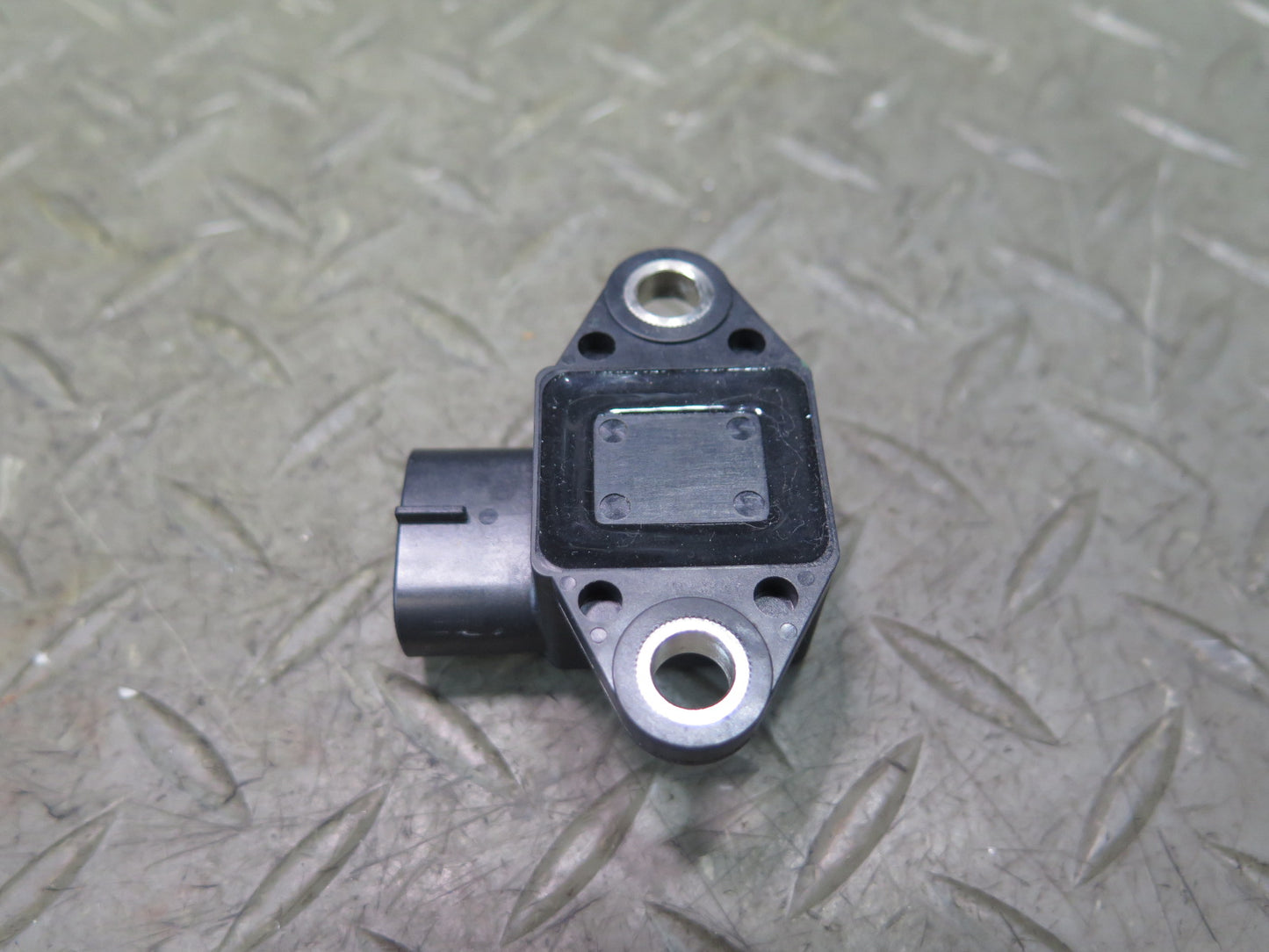 2008-2011 Lexus URJ201L LX570 Acceleration Sensor 89191-50020
