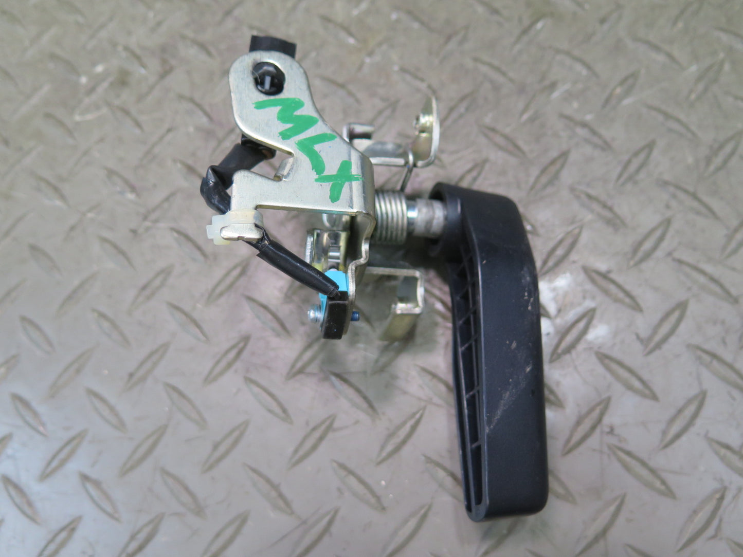2008-2015 Lexus URJ201L LX570 Rear Trunk Tail Gate Liftgate Latch Lock Handle