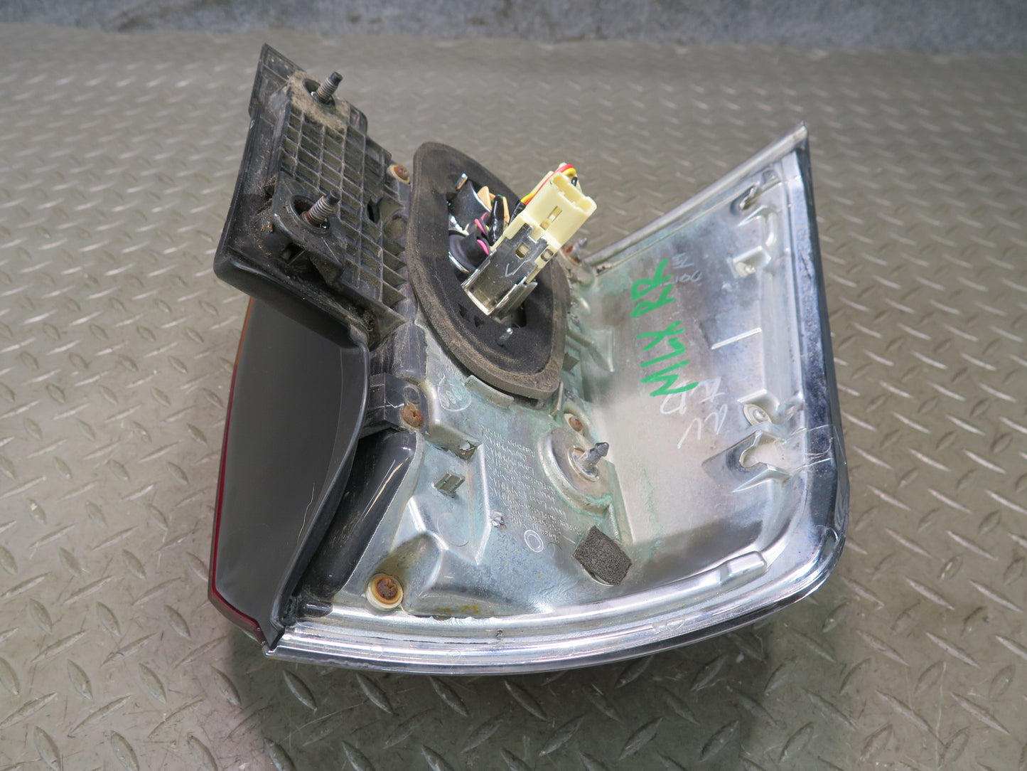 2008-2011 Lexus URJ201L LX570 Rear Right Pass Side Outer Tail Light Lamp