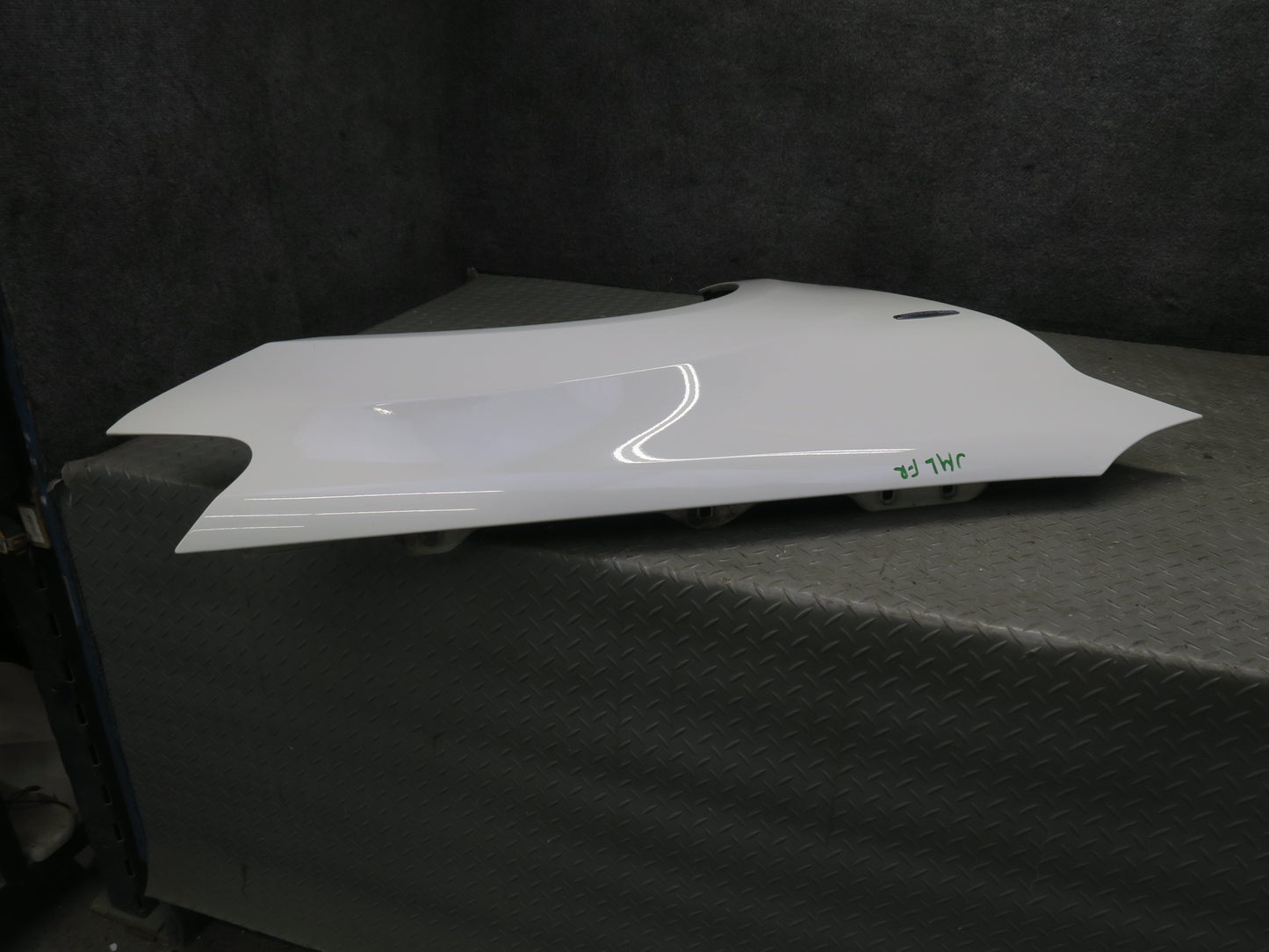 07-11 Mercedes W164 ML350 Front Right Fender Shell Panel Cover White OEM