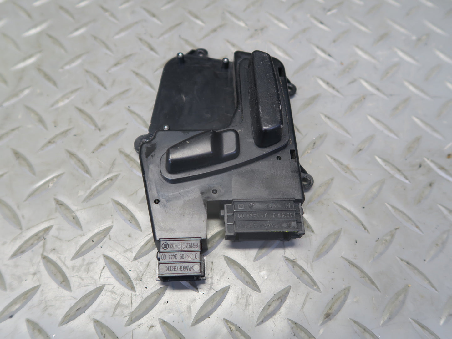 06-11 Mercedes W164 ML350 ML500 Front Right Seat Adjustment Control Switch OEM