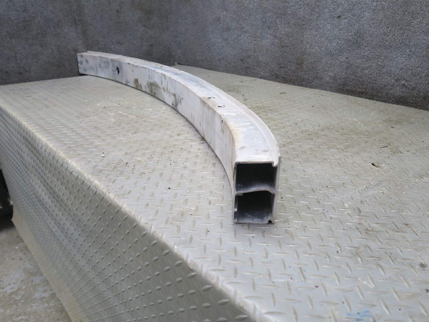 06-11 Mercedes W164 Ml-class Front Bumper Reinforcement Impact Bar OEM