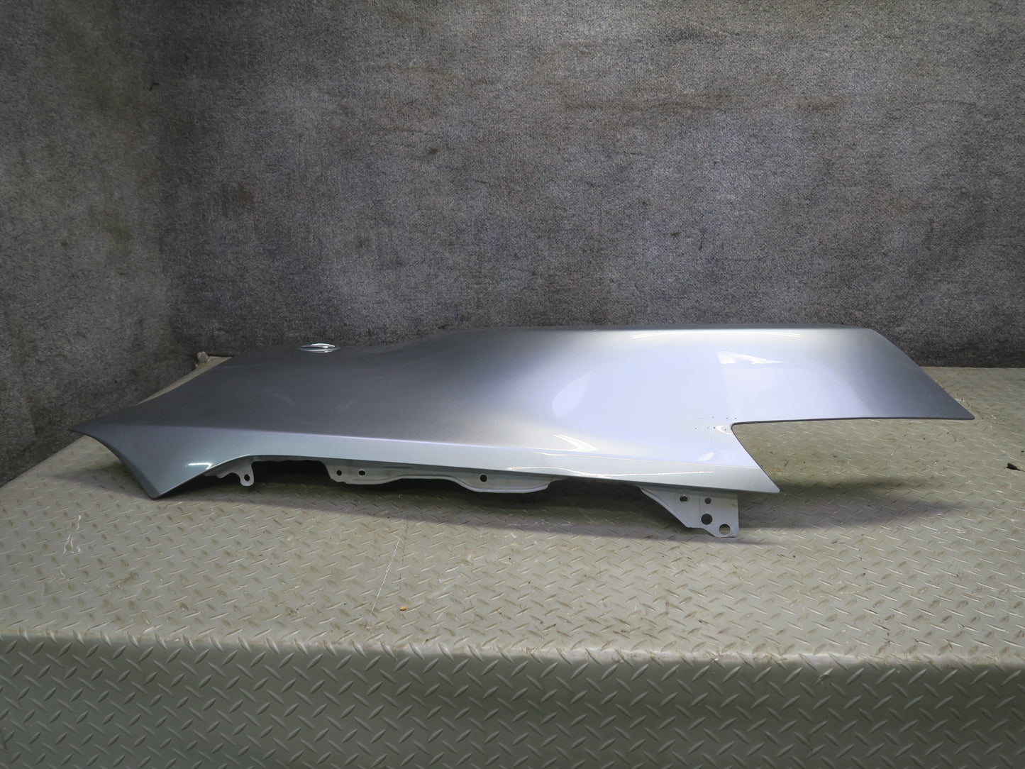 03-06 Nissan Z33 350Z Front Left Fender Shell Cover Panel Silver OEM