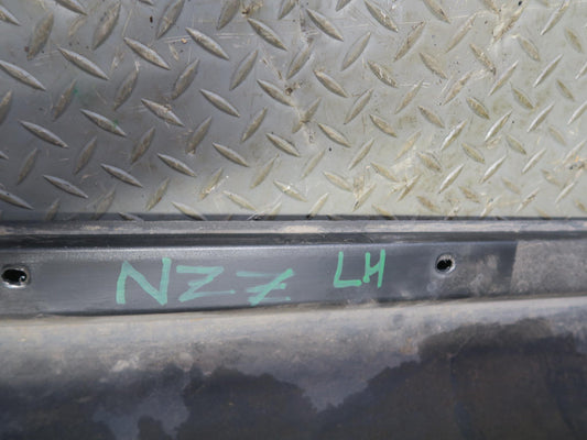 04-06 Nissan 350Z Z33 Convert Left Side Skirt Rocker Panel Molding Silver OEM
