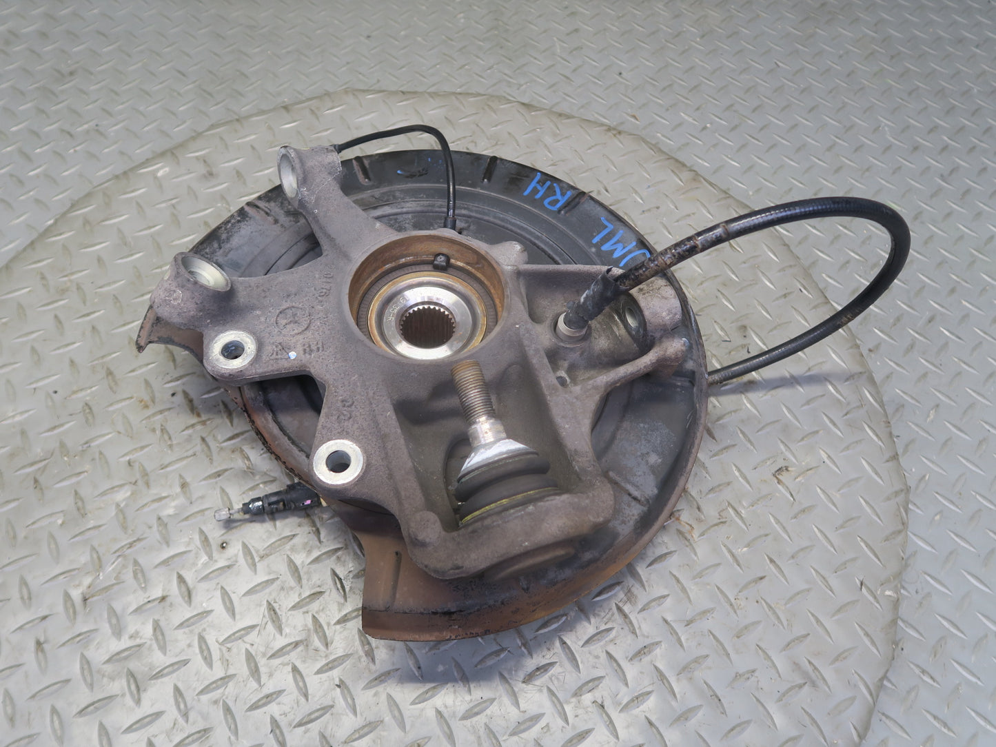 06-11 Mercedes W164 ML350 AWD Rear Right Spindle Knuckle Wheel Hub Bearing OEM