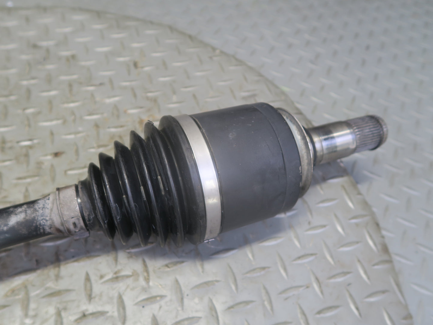 06-11 Mercedes W164 Ml-class AWD Front Left Axle Shaft 1643300801 OEM
