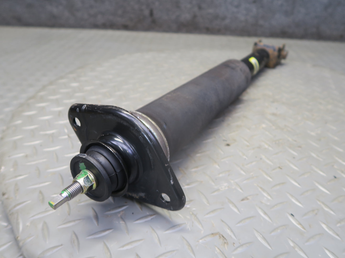 03-05 Nissan Z33 350Z Set of 2 Rear Strut Shock Absorber 34K Miles OEM