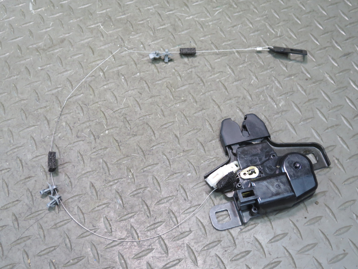 04-09 Nissan Z33 350Z Convertible Set of 2 Left & Right TOP Roof Lock Latch OEM