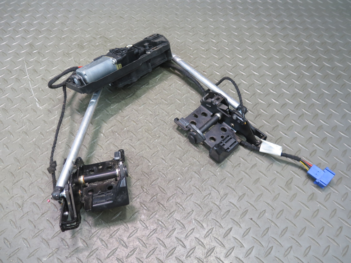 16-24 Chevrolet Camaro SS Convertible TOP Roof Lock Latch Motor Assembly OEM