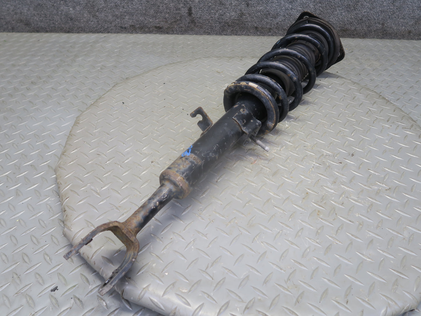 04-05 Nissan Z33 350Z Convertible Set of 2 Front Strut Shock Absorber 34K OEM