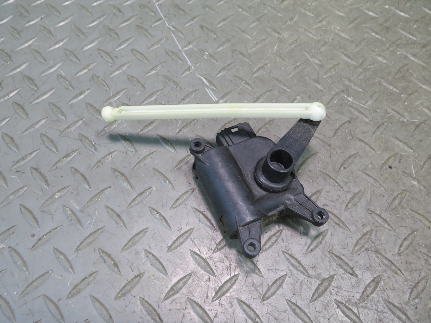 2003-2010 Porsche Cayenne 955 A/C Heater Flap Door Actuator Motor Set