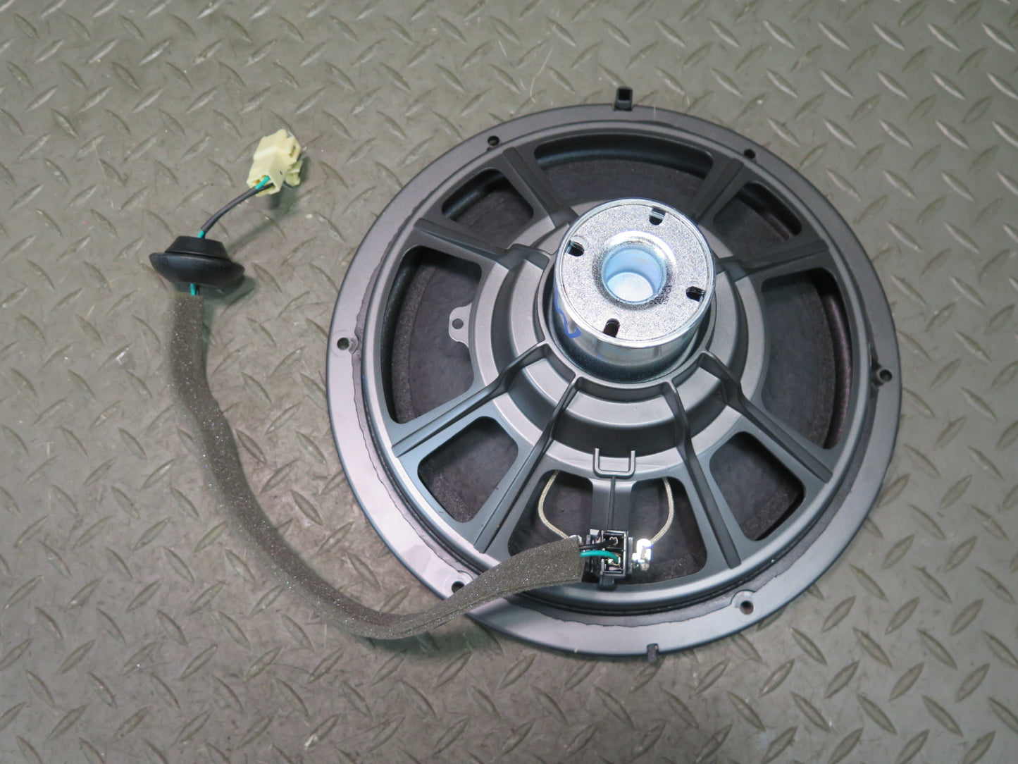 2008-2015 Lexus URJ201L Rear Trunk Subwoofer Audio Speaker Mark Levinson