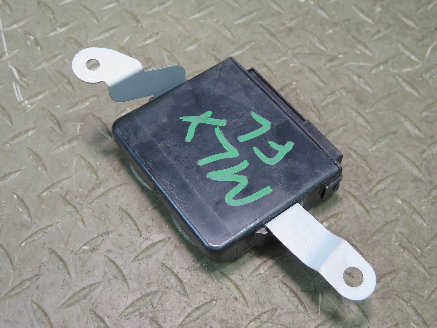 2008-2015 Lexus URJ201L LX570 Outer Mirror Control Computer Module
