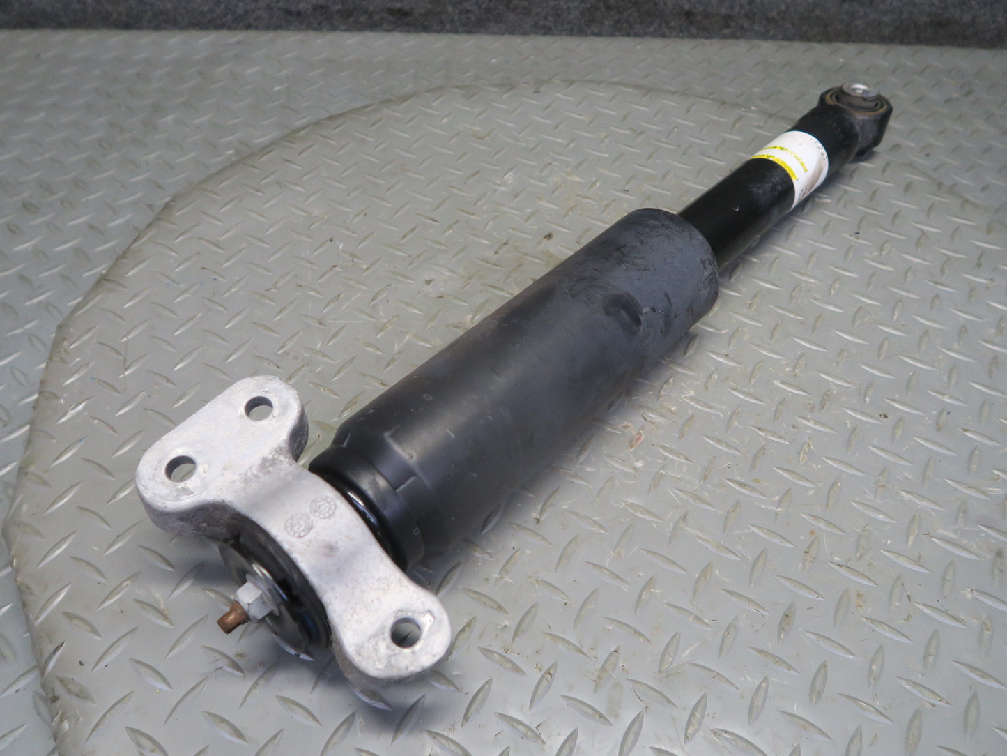 16-24 Chevrolet Camaro SS 6.2L Convert Set of 2 Rear Strut Shock Absorber OEM