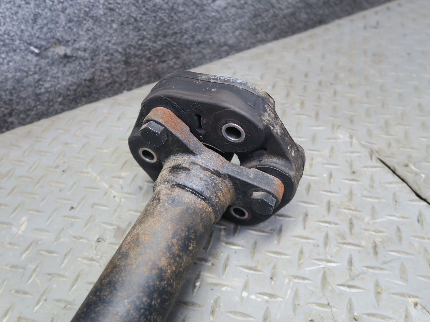 2003-2006 Porsche Cayenne 955 Turbo Rear Driveshaft Drive Shaft