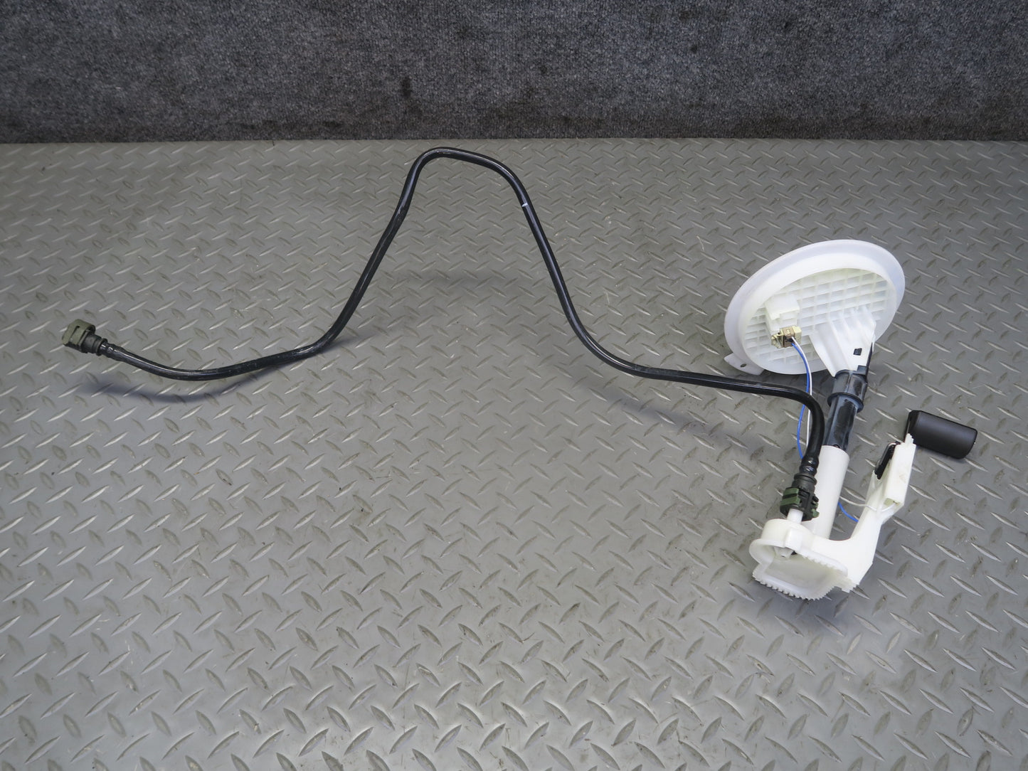 16-24 Chevrolet Camaro SS LT1 Set of 2 Fuel Pump Level Sensor Sending Unit OEM