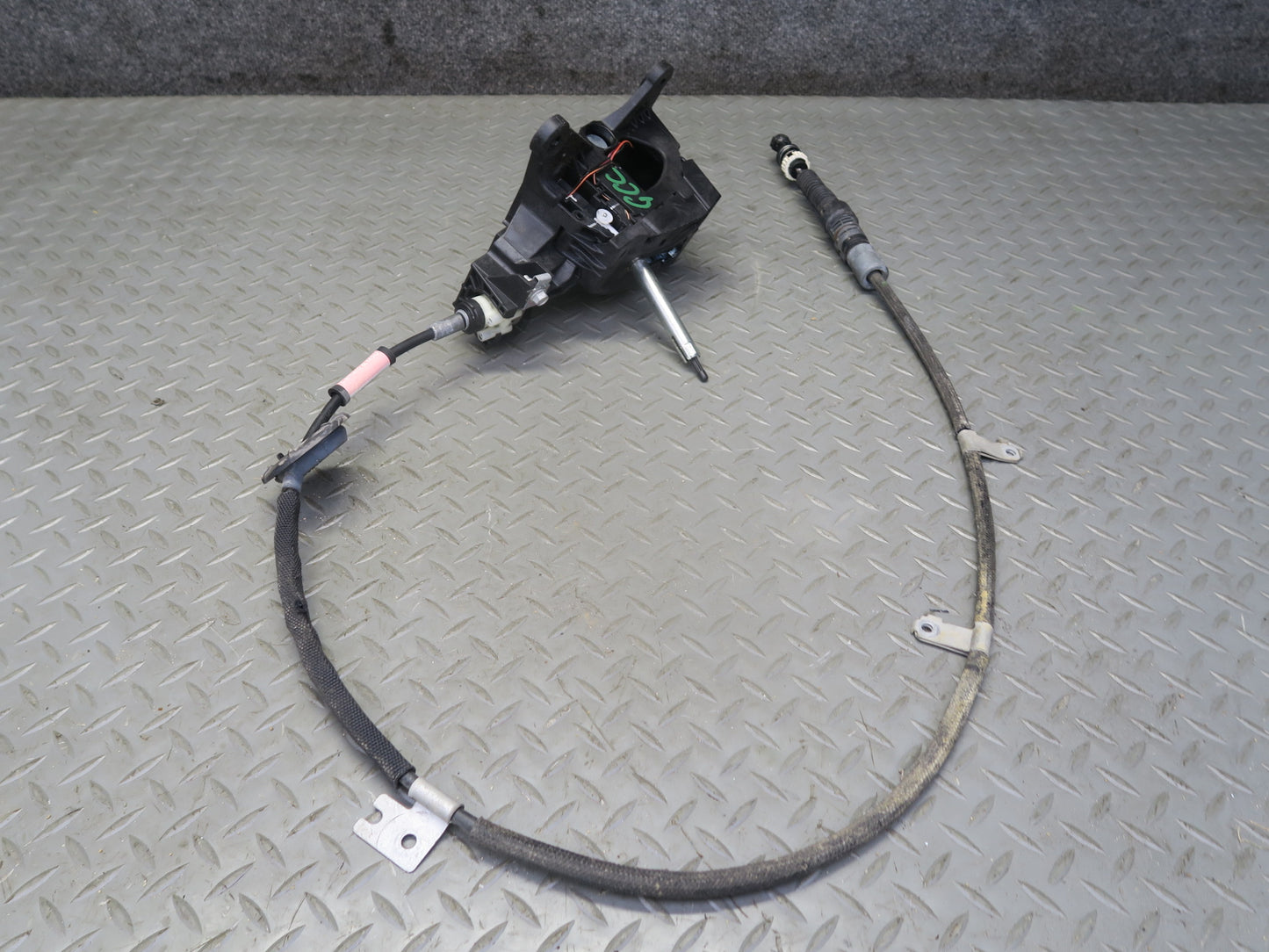 16-18 Chevrolet Camaro SS 6.2 RWD A/T Automatic Transmission Shifter w Cable OEM