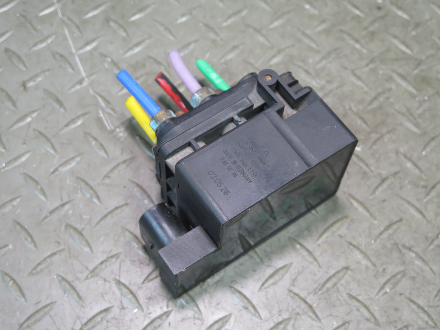 2003-2006 Porsche Cayenne 955 Air Suspension Control Valve Block
