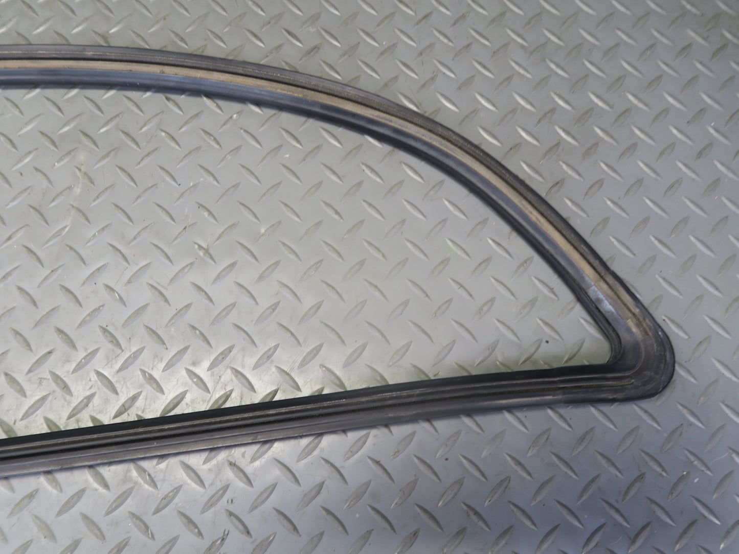 1984-1991 Porsche 928 Rear Quarter Window Weatherstrip Surround Seal Trim Set