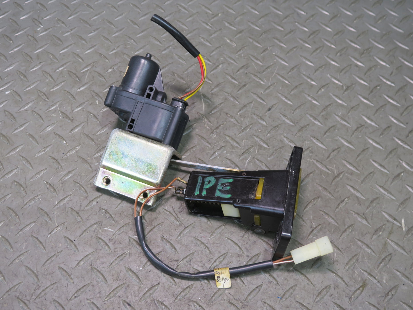1987-1991 Porsche 928 Rear Trunk Hatch Lock Latch Receiver w Actuator Motor