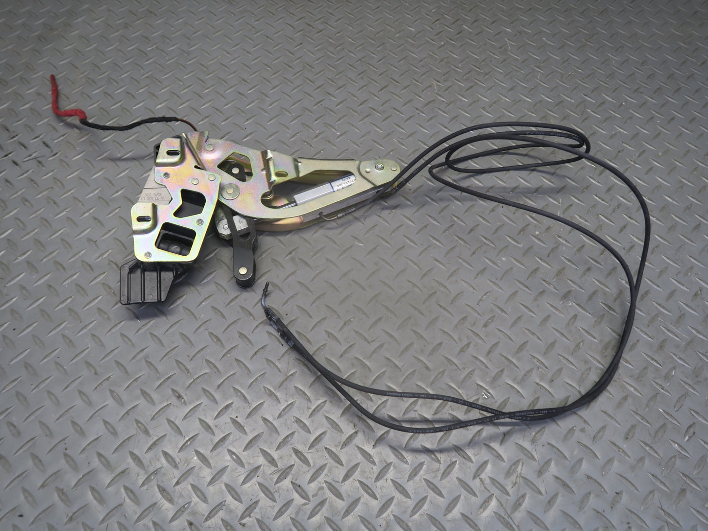 03-12 Mercedes R230 Sl-class Rear Left Trunk Lock Frame Cylinder 2307901371 OEM