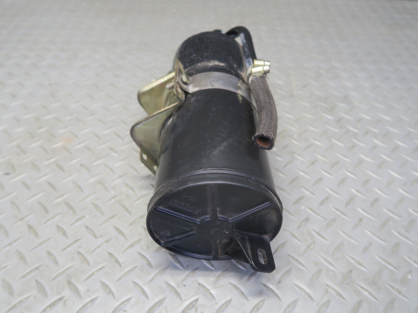 1984-1991 Porsche 928 S Fuel Evap Vapor Charcoal Canister 92820101405