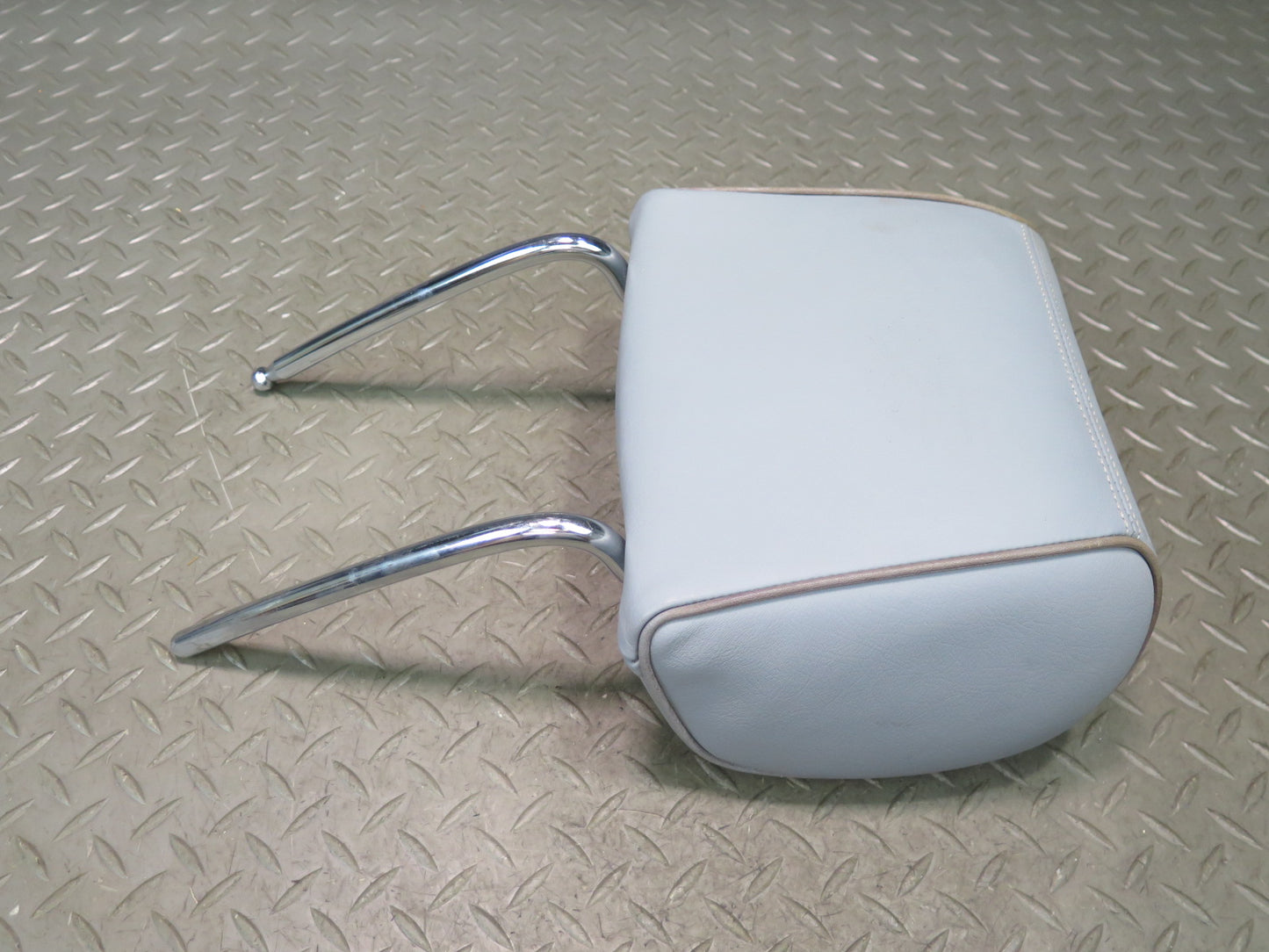 86-91 Mercedes W126 560SEL Set of 2 Rear Left & Right Leather Headrest Gray OEM