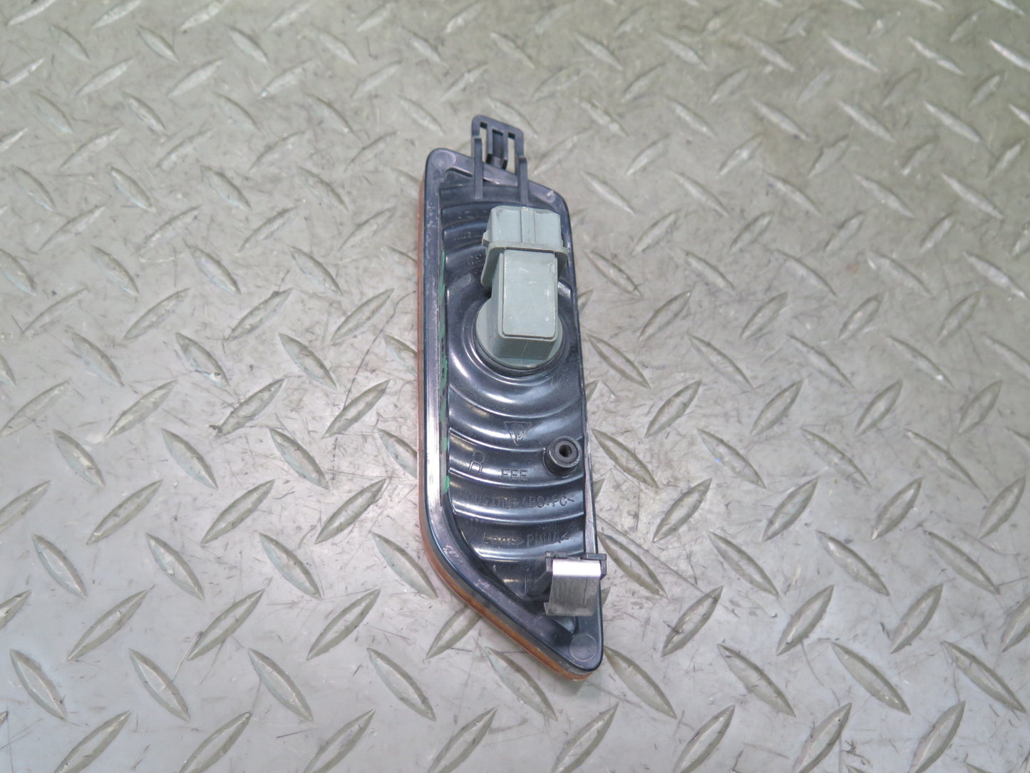 2015-2018 Porsche Macan Front Right Side Marker Light Lamp