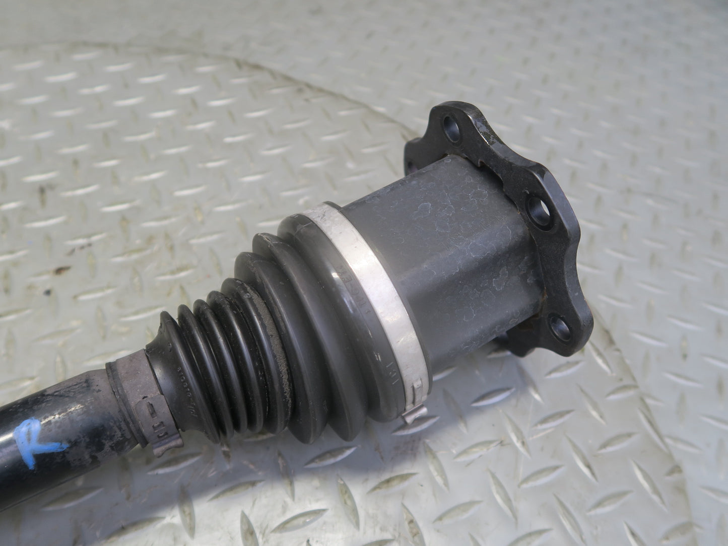 2015-2018 Porsche Macan AWD Front Left or Right Axle Shaft 95B407271D 86K Miles