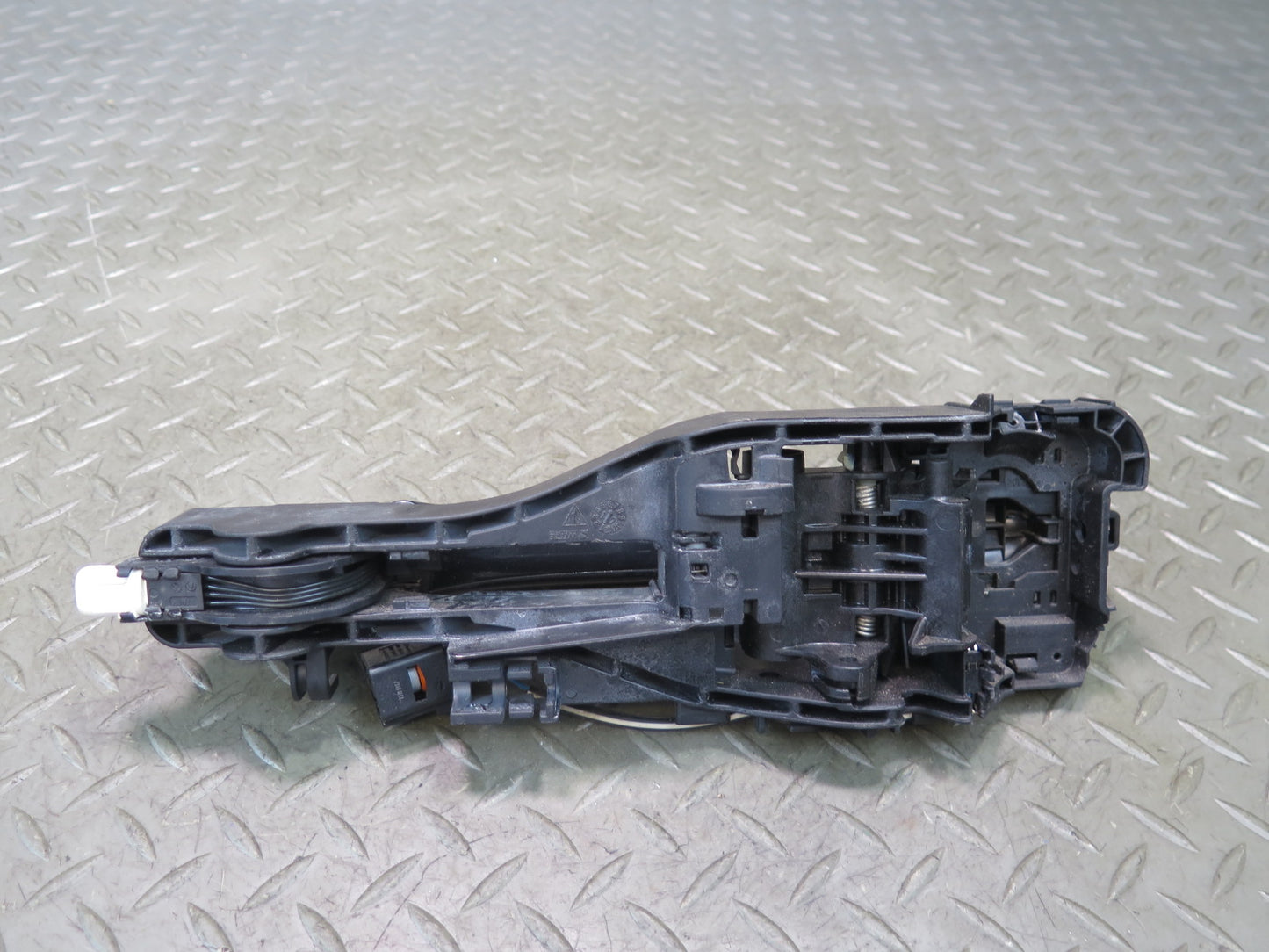 2015-2018 Porsche Macan Front Right Door Exterior Handle w Keyless Entry