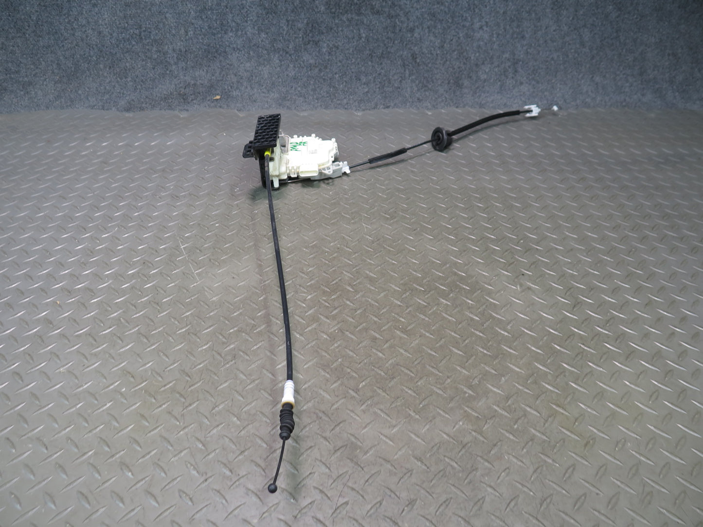 2015-2025 Porsche Macan Front Right Door Lock Latch Actuator w Cable
