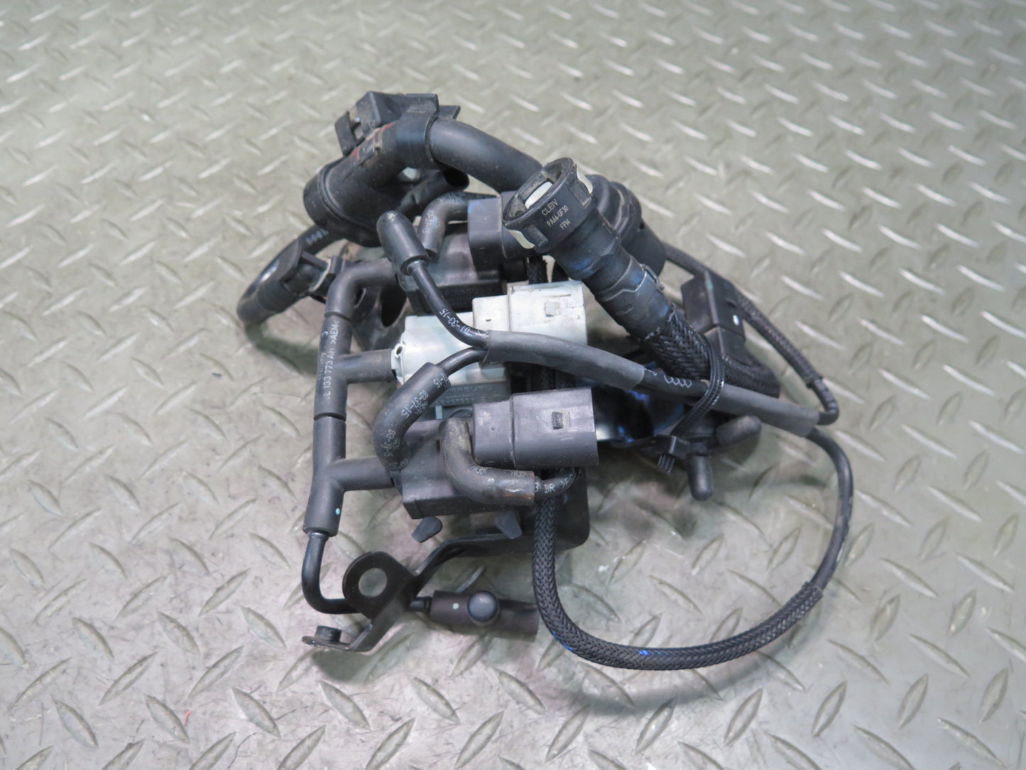 16-18 Porsche Cayenne 958 E-hybrid Vacuum Fuel Vent Purge Valve Solenoid Bracket
