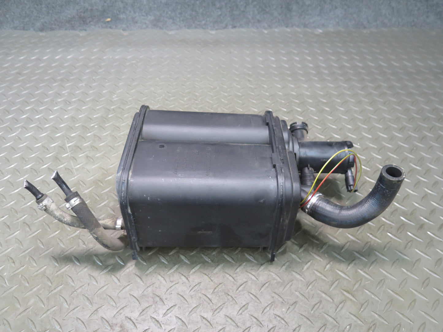 03-08 Mercedes R230 SL550 Fuel Evap Vapor Charcoal Canister 2304700359 OEM