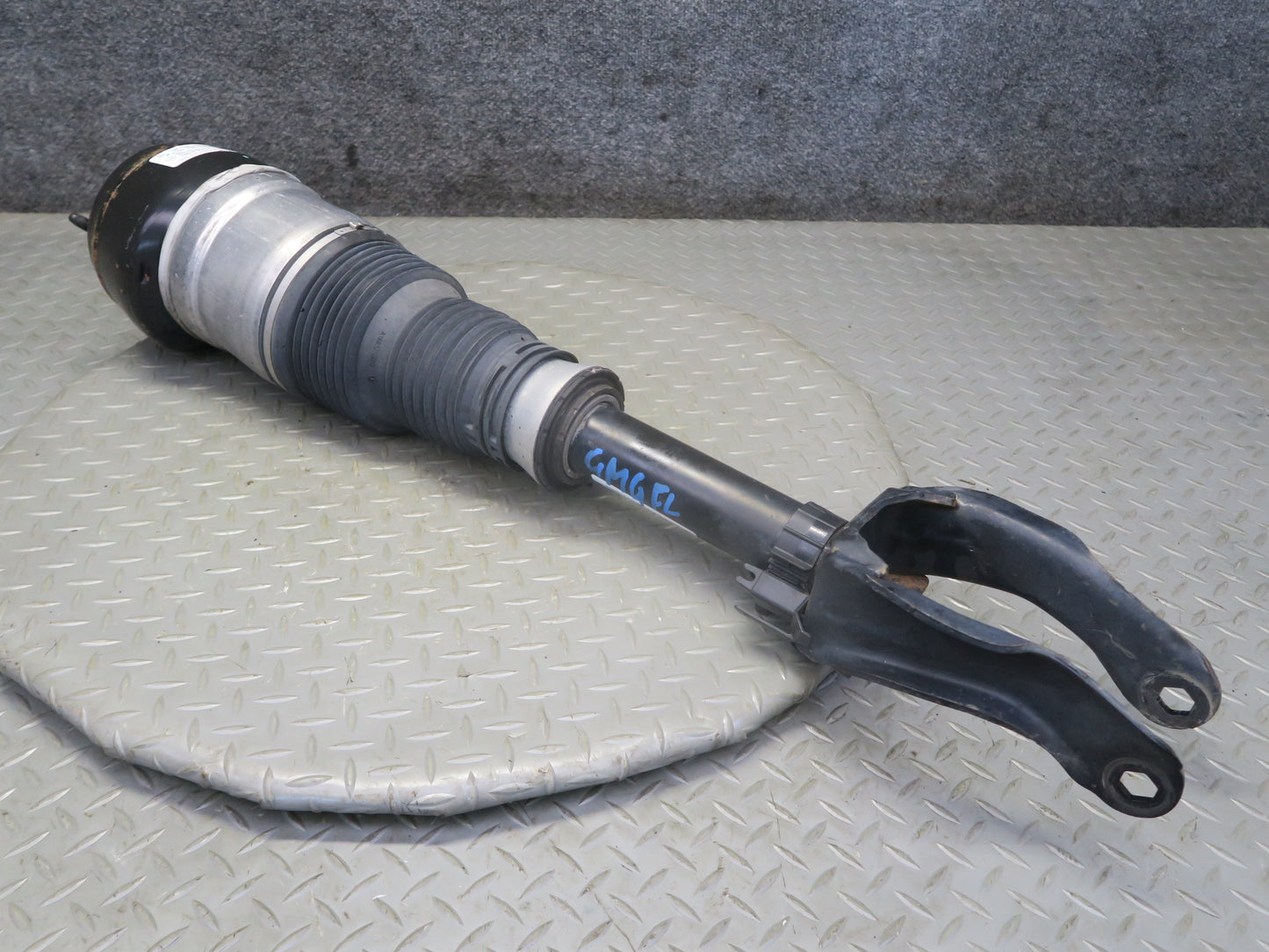 2013-2019 Mercedes X166 GLS450 Front Left Side Air Shock Strut Absorber